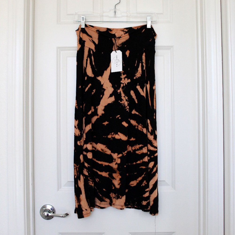 Handmade tie dye Bobeau yoga midi skirt by Hue Revival
